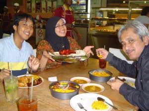 @ Restoran Kapitan : they have the BEST tandoori set & nasi Biryani Lamb se-Penang :-D